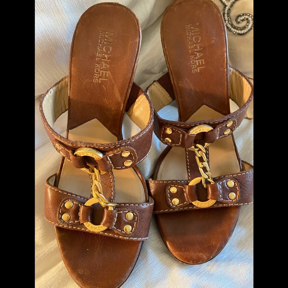 Michael Kors platform sandals w/Gold hardware